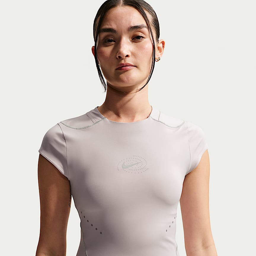 NIKE公式】ナイキ スウィフト ウィメンズ Dri-FIT フルジップ ミッド
